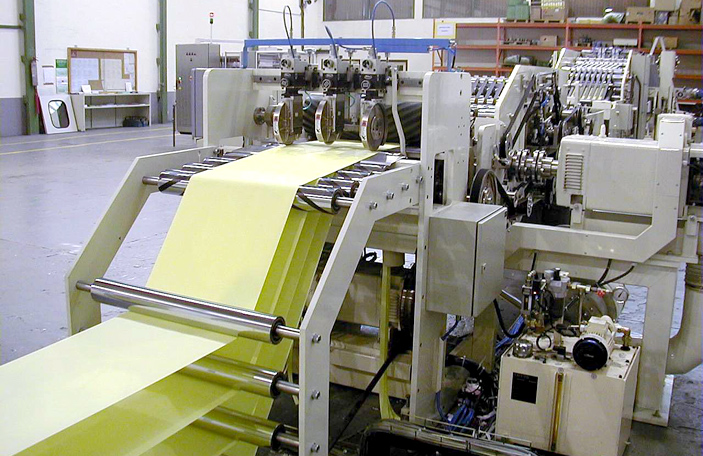 paper sheet cutting machine: detail 2 of 3