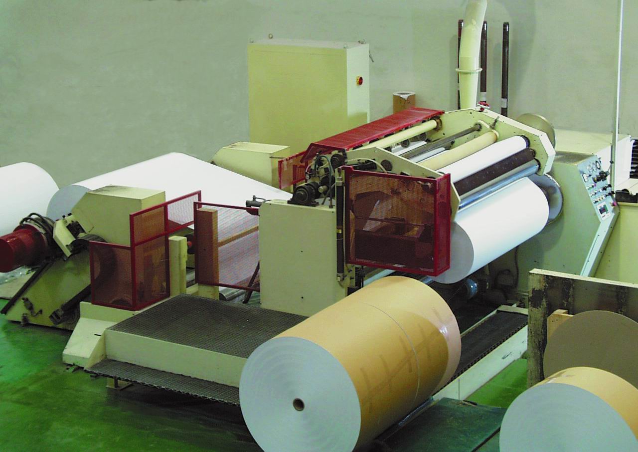 paper winding machine: detail 1 of 3